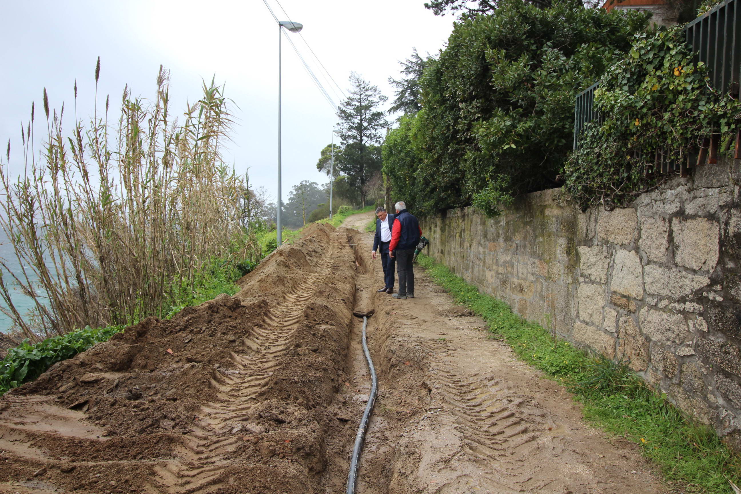 O goberno instalará tramos de colector de saneamento en Vilalonga, Noalla e Sanxenxo