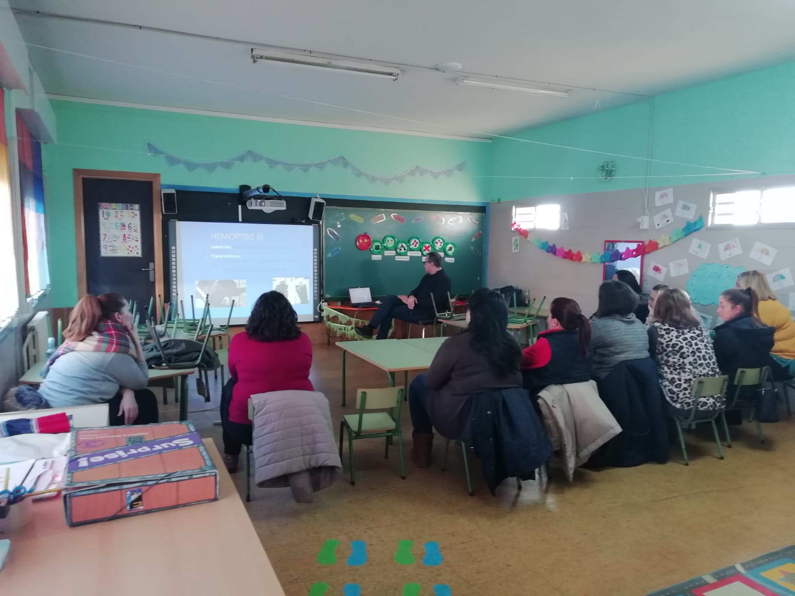 Última sesión del curso de primeros auxilios para familias organizado por el CFR Pontevedra, el Concello de Sanxenxo y las ANPAs y centros del municipio