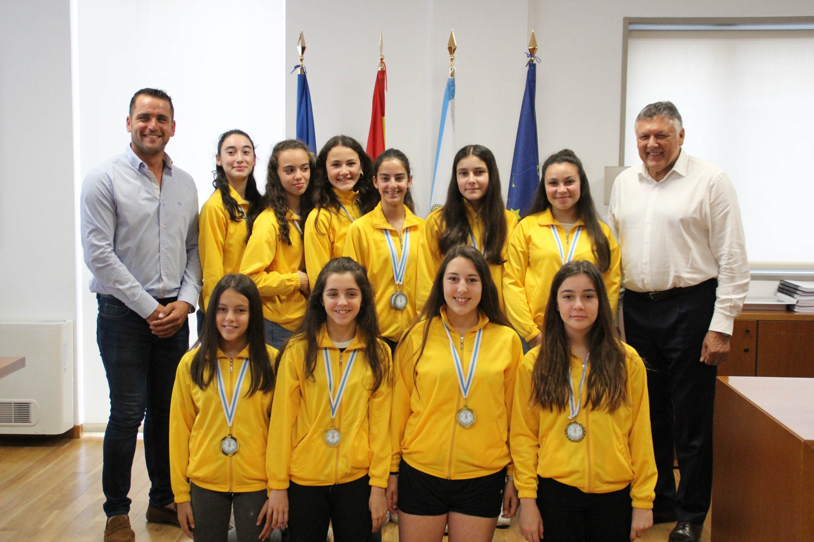 El Alcalde y el Concejal de Deportes reciben al Club Rítmica Salnés