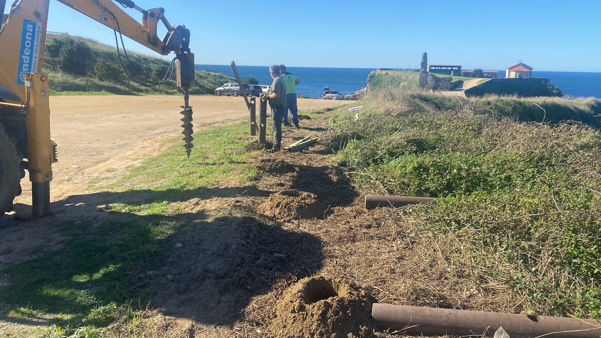 EL CONCELLO RENOVARÁ EL VALLADO DE ACCESO A LA ERMITA DE A LANZADA Y MEJORARÁ LA ENTRADA A LA PLAYA ESPIÑEIRA