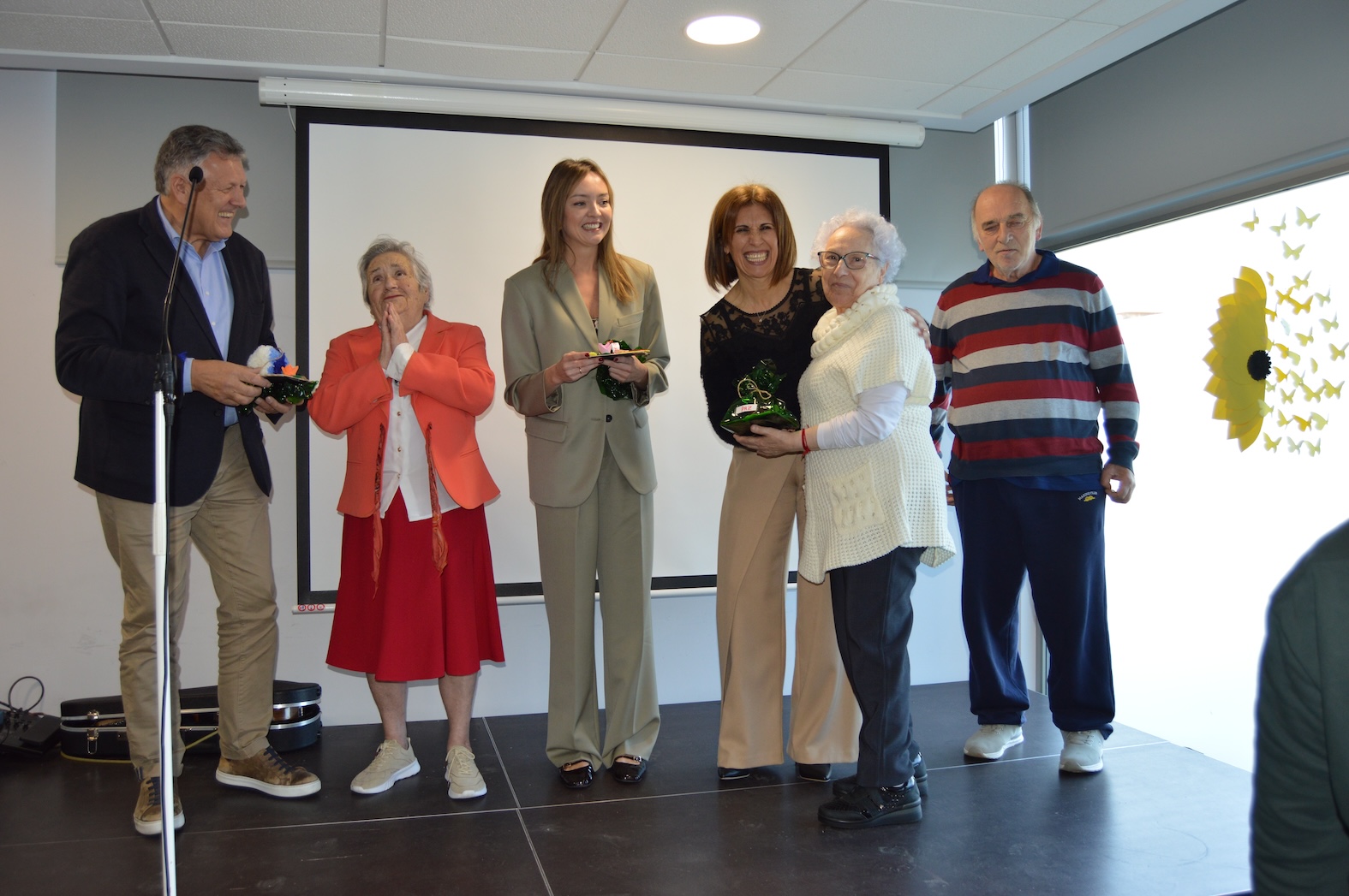 EL CONCELLO CELEBRA CON LAS FAMILIAS EL VIGÉSIMO ANIVERSARIO DEL CENTRO DE DÍA MUNICIPAL “VIRXE DO CARME”