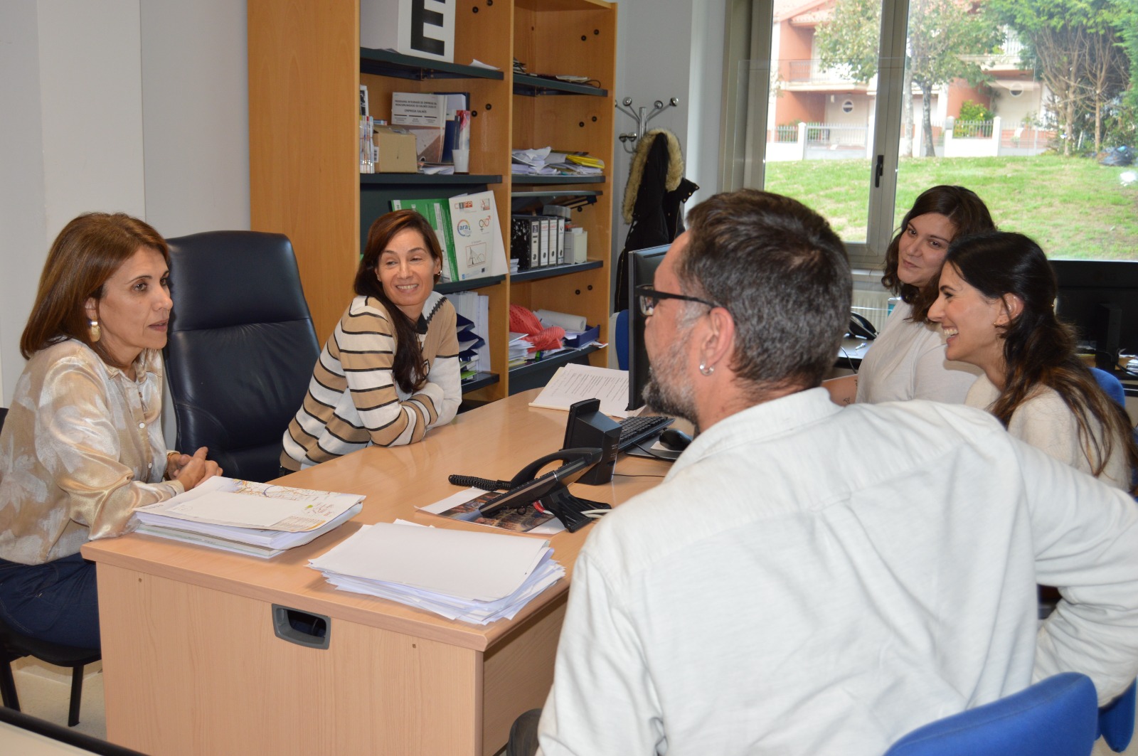 EL CONCELLO BRINDA A ACCEM LA AYUDA DE SU DEPARTAMENTO DE ORIENTACIÓN LABORAL PARA GESTIONAR EL ACCESO DE LOS INMIGRANTES AL MERCADO DE TRABAJO