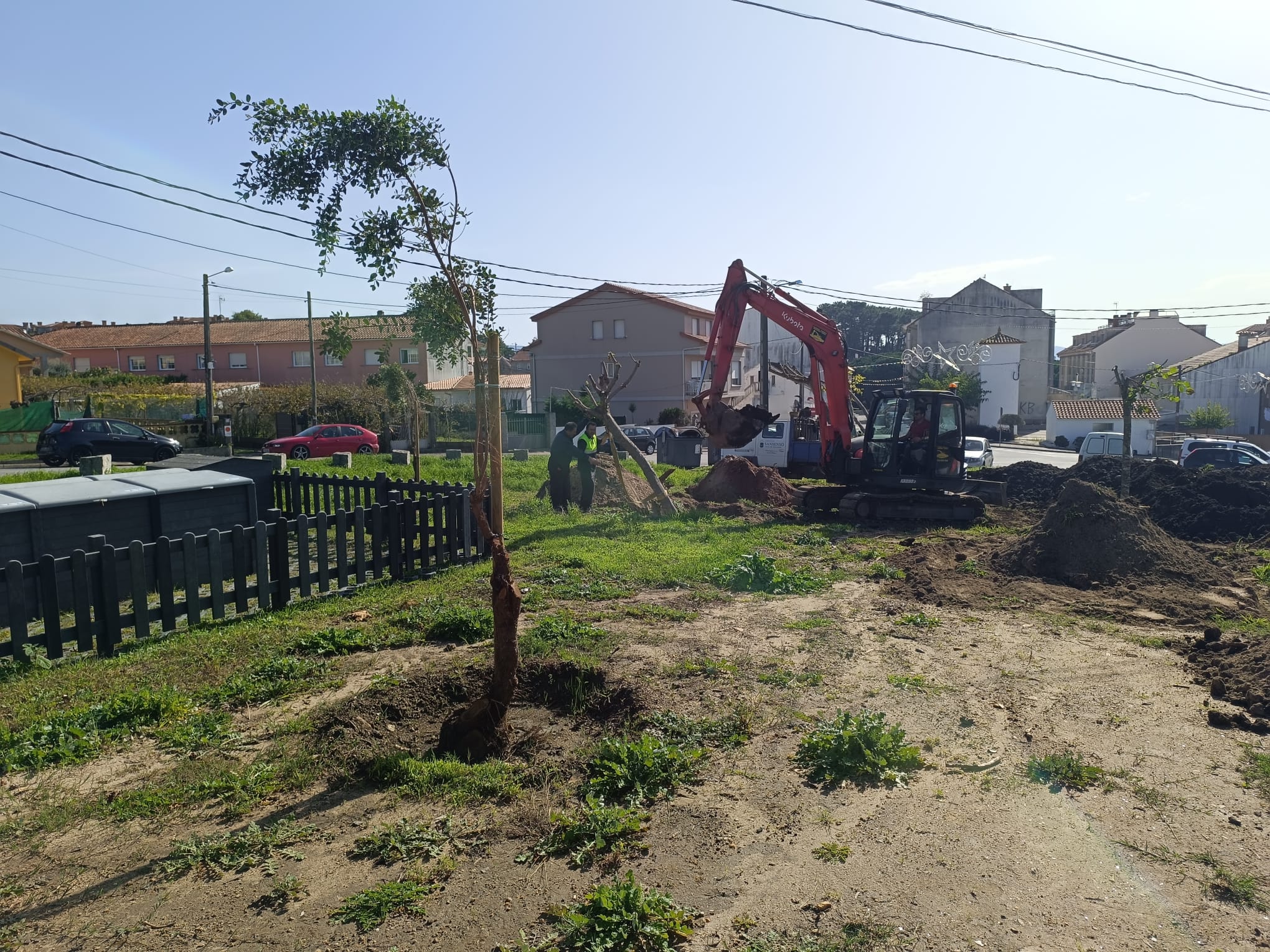 EL CONCELLO INICIA EL ACONDICIONAMIENTO DE LOS JARDINES DE BALTAR ANEXOS AL SKATE PARK