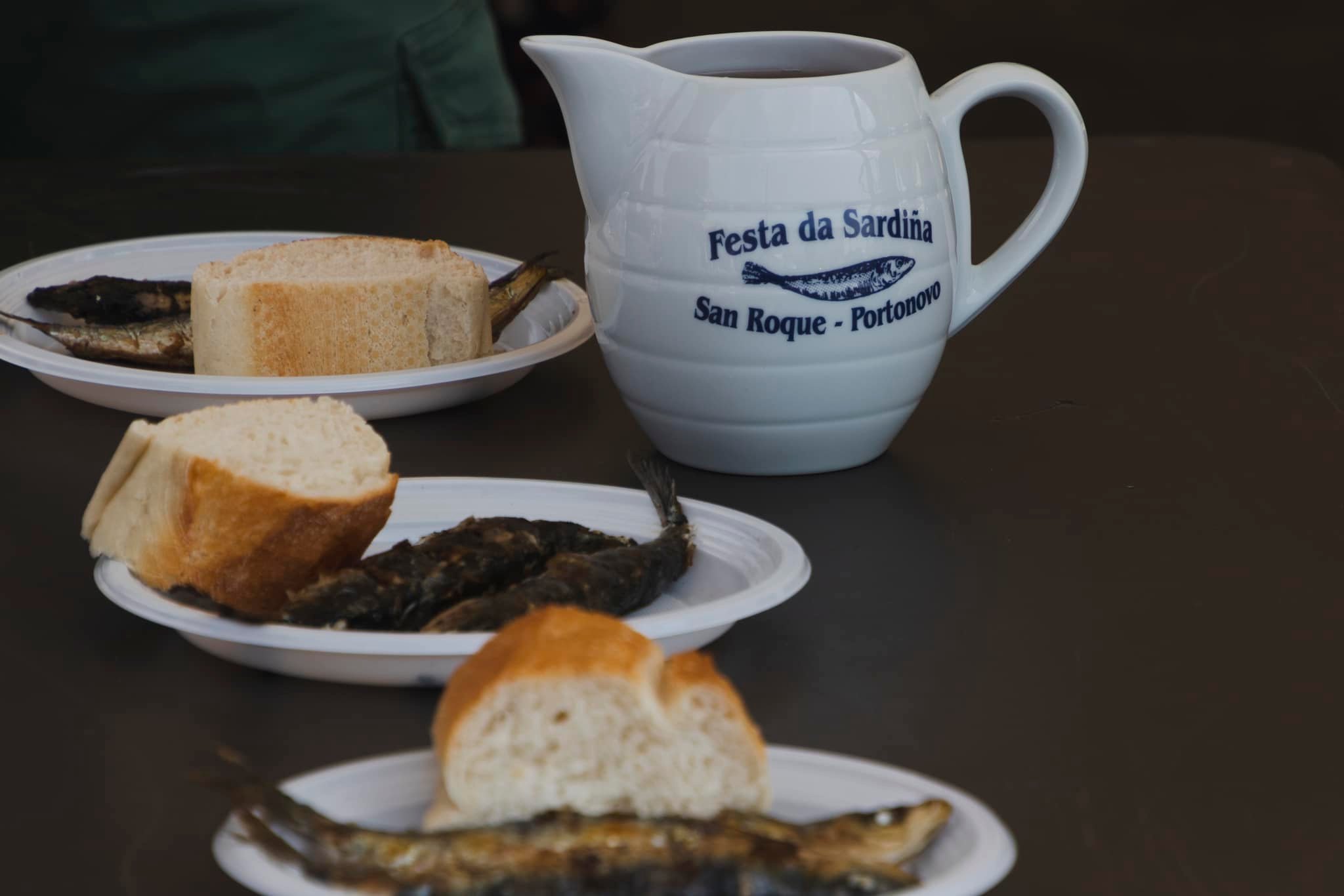 LA SARDINADA POPULAR EN EL PUERTO MARCA MAÑANA EL INICIO DE LAS FIESTAS EN PORTONOVO