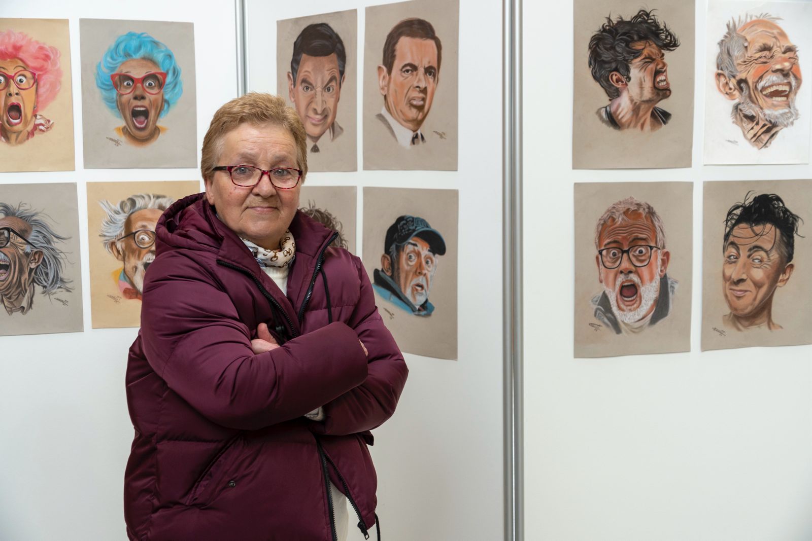 LA ARTISTA LOCAL MANUELA MARTÍNEZ EXPONE SU COLECCIÓN “EXPRESIONES HUMANAS” EN EL VESTÍBULO DEL AUDITORIO