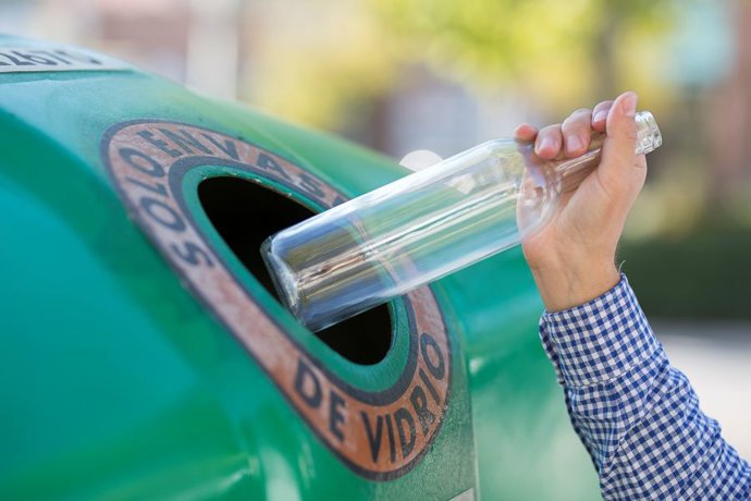 SANXENXO INICIA UNHA CAMPAÑA PARA IMPULSAR A RECICLAXE DE ENVASES DE VIDRO EN MÁIS DE 60 ESTABLECEMENTOS HOSTALEIROS