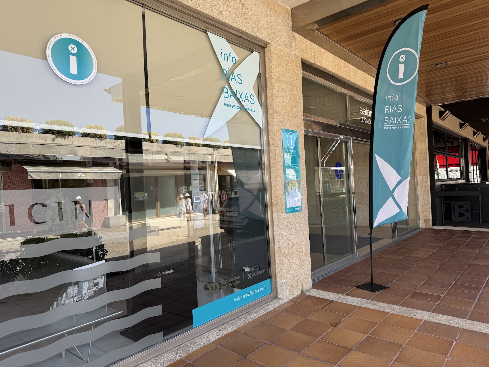 El 63% DE LOS TURISTAS QUE ACUDIERON A LAS OFICINAS DE TURISMO EN JULIO VISITARON SANXENXO POR PRIMERA VEZ