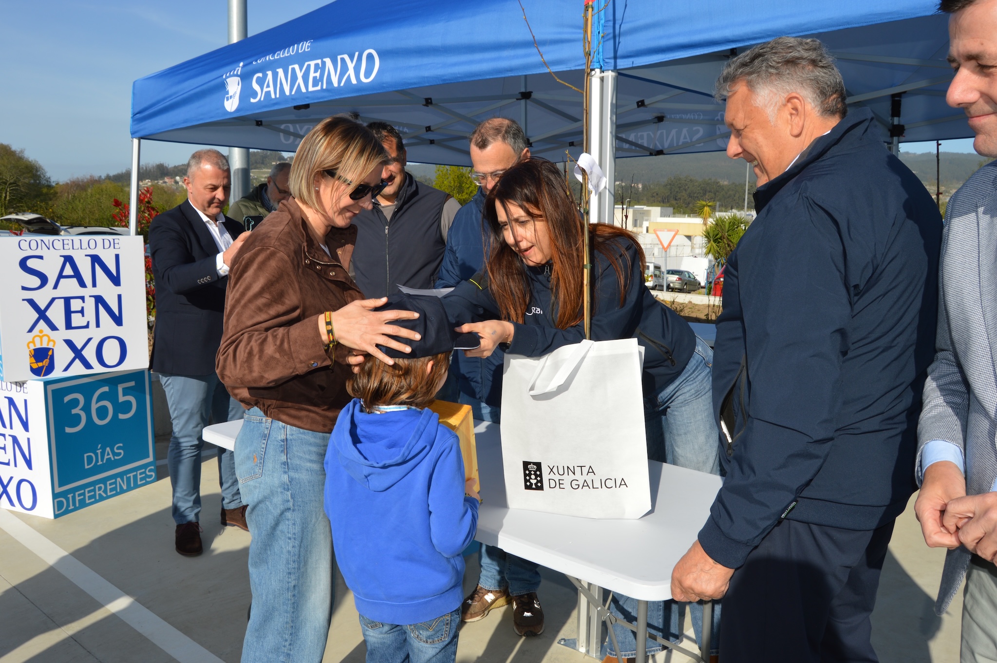 CONCELLO Y MEDIO RURAL INICIAN EL REPARTO DE LOS PRIMEROS 1.410 ÁRBOLES PARA REPOBLAR LAS FRANJAS SECUNDARIAS