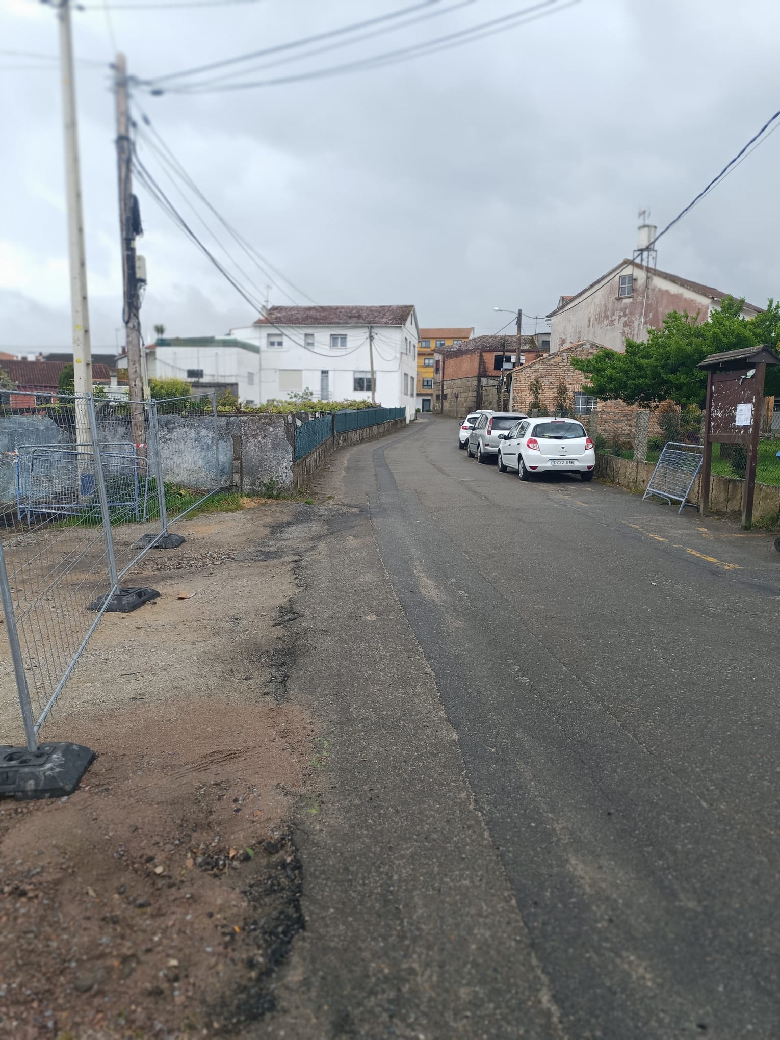 EL CONCELLO HUMANIZARÁ CON PLATAFORMA ÚNICA EL ENTORNO DE LAS CALLES APARICIO VILAR Y GRUPOS ESCOLARES EN VILALONGA