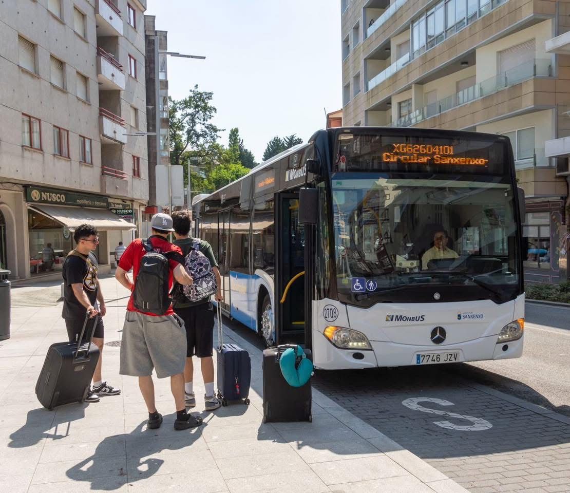 SANXENXO AMPLÍA ESTE VERANO EL BUS URBANO MUNICIPAL A DORRÓN Y BORDÓNS CON CUATRO NUEVAS PARADAS