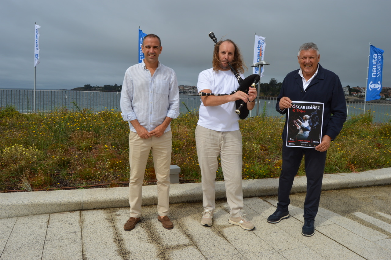 EL GAITEIRO ÓSCAR IBÁÑEZ LLEVA SU ESPECTÁCULO CAMIÑO ATLÁNTICO A LA PRAZA DO MAR