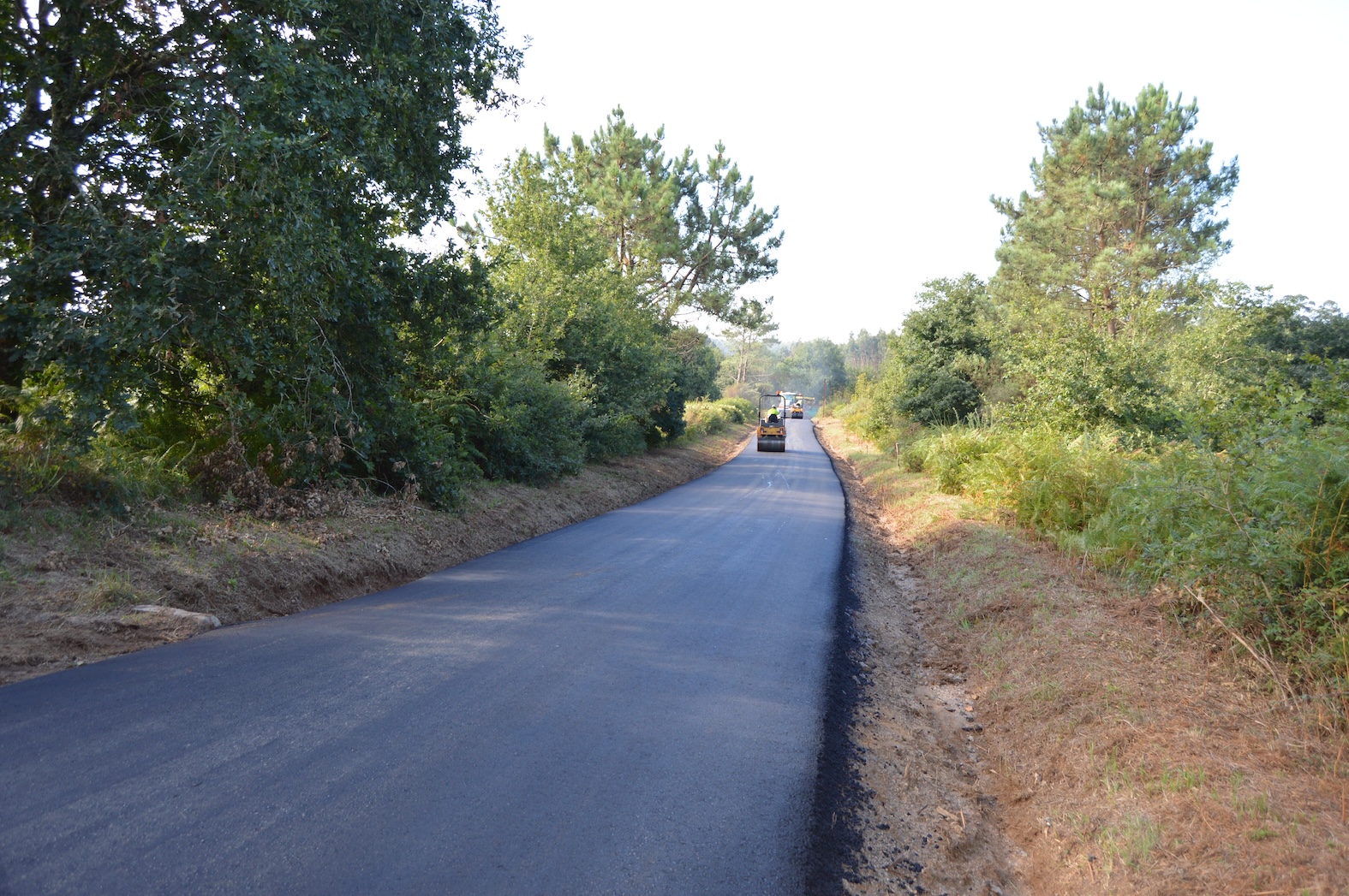 EL CONCELLO PONE EN MARCHA UN PLAN DE ASFALTADOS EN 46 PISTAS DEL RURAL POR VALOR DE 2,2 MILLONES DE EUROS